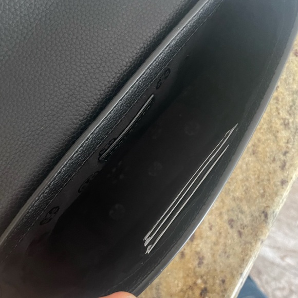 New Tory Burch Carter 🖤 shoulder bag last one - Picture 8 of 11